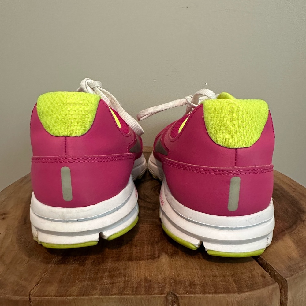 Nike Lunarlon women’s running shoe - Picture 3 of 9